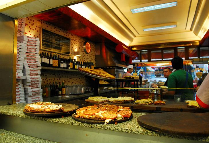 Pizzeria Güerrin: Un clásico de la calle Corrientes